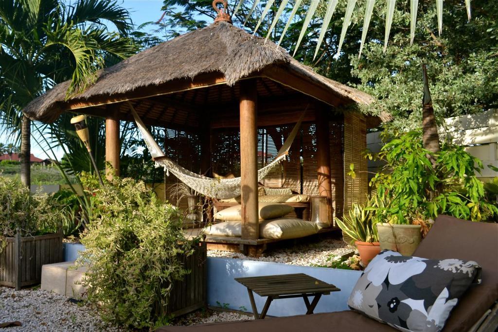 Bananas Apartments Adults Only Палм Бийч Екстериор снимка